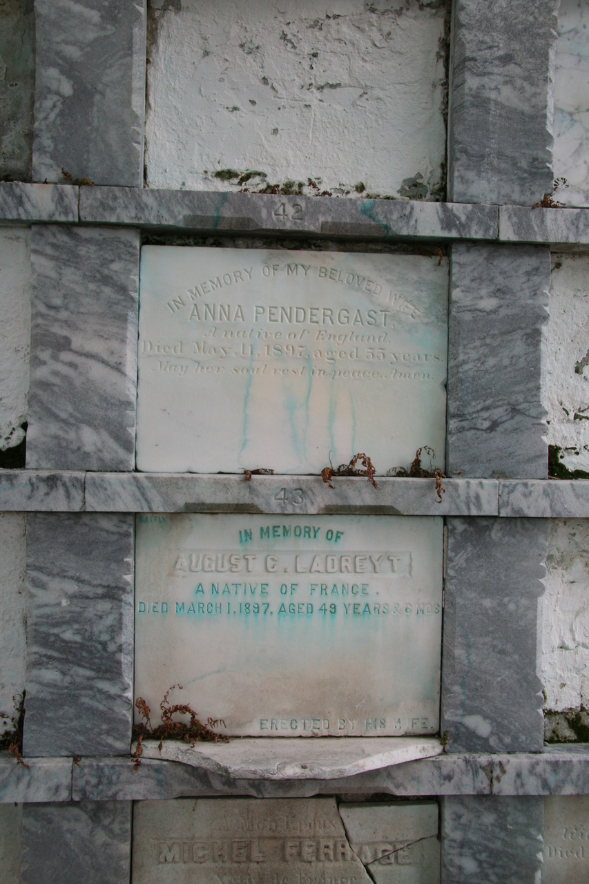 Ruhestätte der Einwanderer/Resting Place of Immigrants